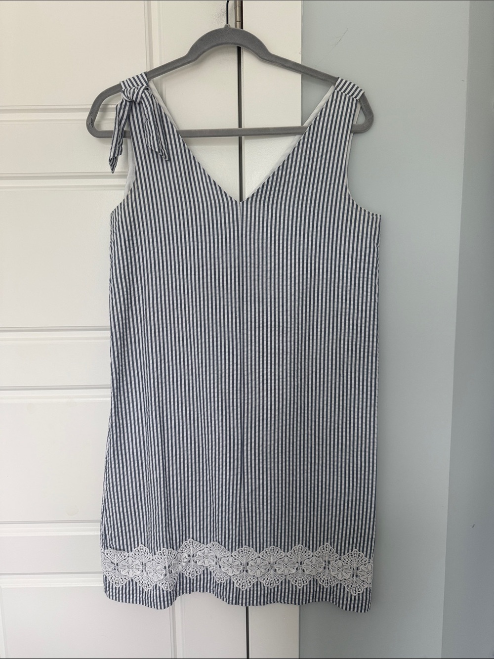Duffield Lane Seersucker Tie-Shoulder Shift Dress with Crochet Trim - Sz Small